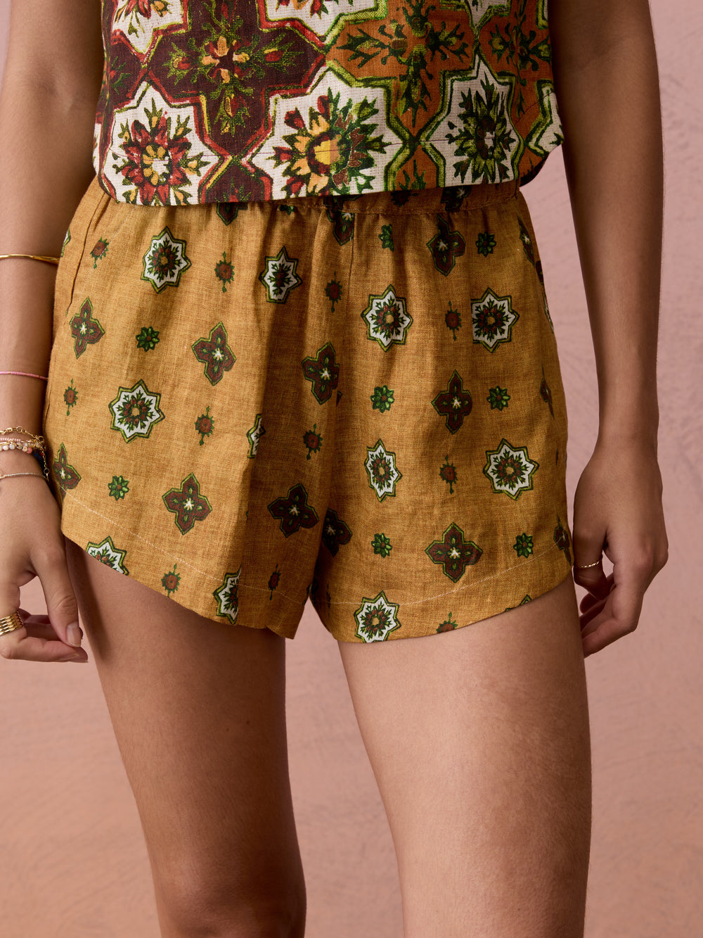 Alhambra Minimal Short